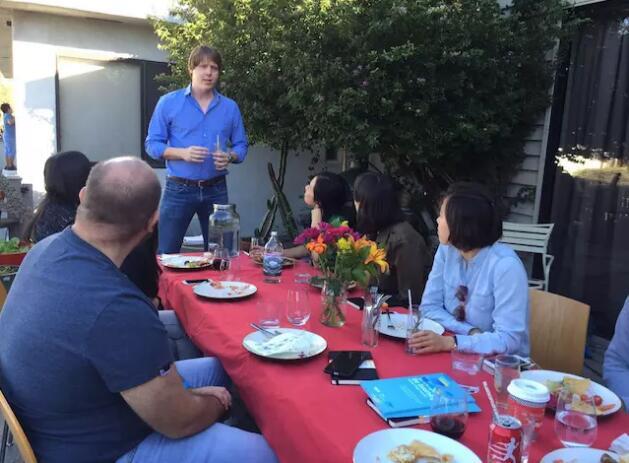 一直被視為酒店業(yè)威脅的Airbnb，它的野心可不止于此