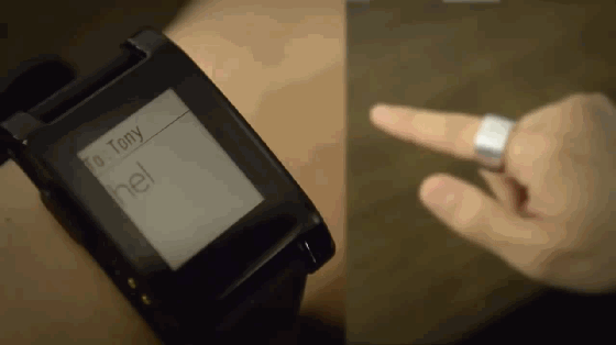 這才是魔戒 用它手指在空中一劃就能打開電視