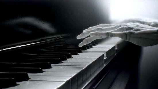 人與機(jī)器人的情感戲即將成真嗎？