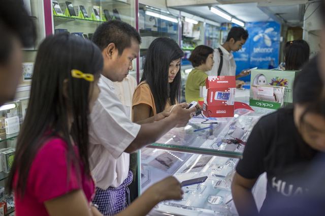 5000萬緬甸人第一次用上互聯(lián)網(wǎng)，接下來的事無語了 | 譯站