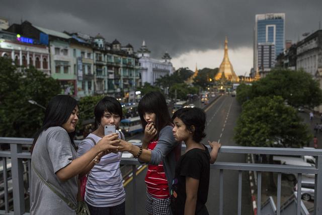 5000萬緬甸人第一次用上互聯(lián)網(wǎng)，接下來的事無語了 | 譯站