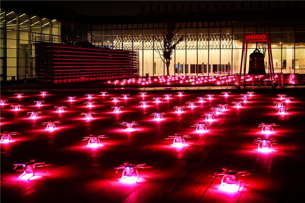 江蘇衛(wèi)視打造無人機燈光秀_宇辰網(wǎng)_讓世界讀懂無人機_全球專業(yè)無人機服務資訊平臺