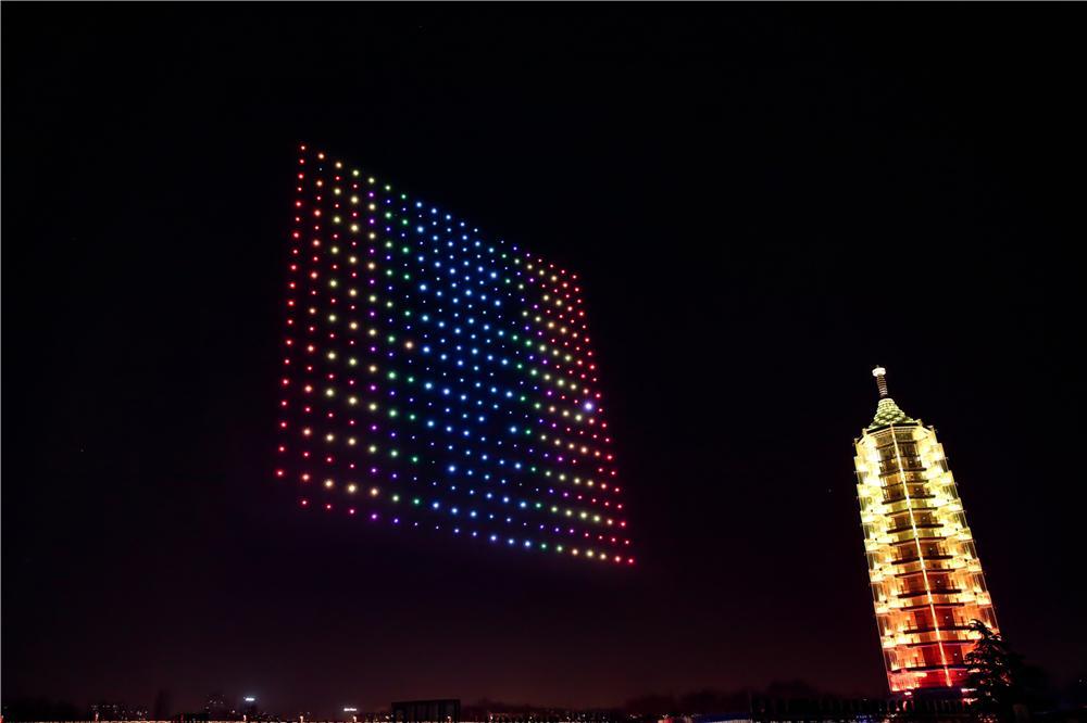 江蘇衛(wèi)視打造無人機燈光秀_宇辰網(wǎng)_讓世界讀懂無人機_全球專業(yè)無人機服務資訊平臺