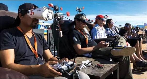 帶上FPV眼鏡玩競速_宇辰網(wǎng)_讓世界讀懂無人機(jī)_全球?qū)I(yè)無人機(jī)服務(wù)資訊平臺(tái)