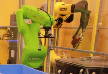 智能工廠升級(jí)后，如何延長工業(yè)機(jī)器人壽命？