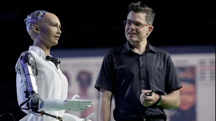 我們?nèi)绾卧谖磥聿槐粰C器人取代？