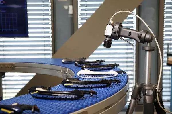 人機協(xié)作時代新要求:電動夾具 人機協(xié)作時代新要求:電動夾具