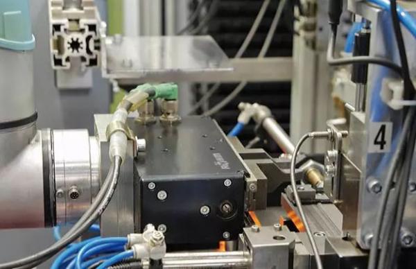 人機協(xié)作時代新要求:電動夾具 人機協(xié)作時代新要求:電動夾具