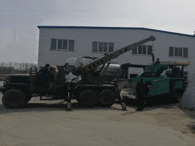 【流金歲月】新中國第—臺5噸汽車起重機(jī)在這里誕生